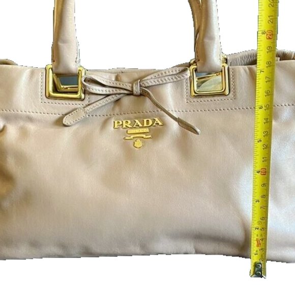 GORGEOUS SOFT LEATHER PRADA 2 WAY BAG - Picture 16 of 16